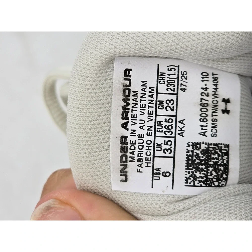 Under Armour UA W Assert 11 Running Shoes Womens Size 6 White 3027724-110 - VG